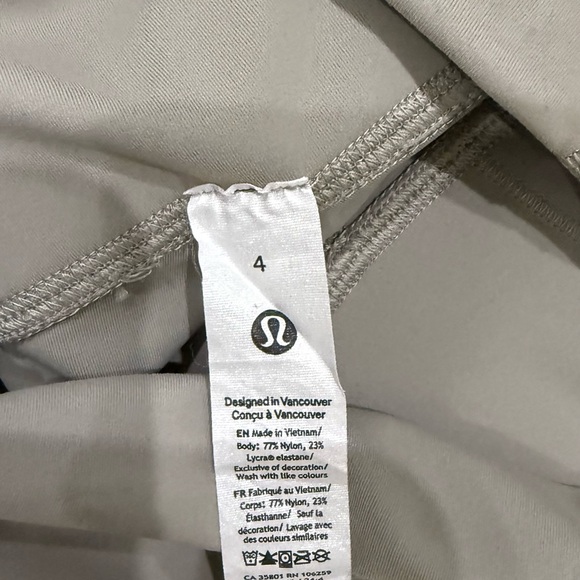 PRICE DROP - Lululemon Size 4 Wunder Train leggings w/ matching bra top. Size 4. - Picture 3 of 4